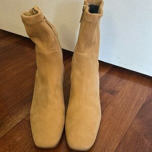 Aquatalia Beige Suede Heeled Boots. Never worn